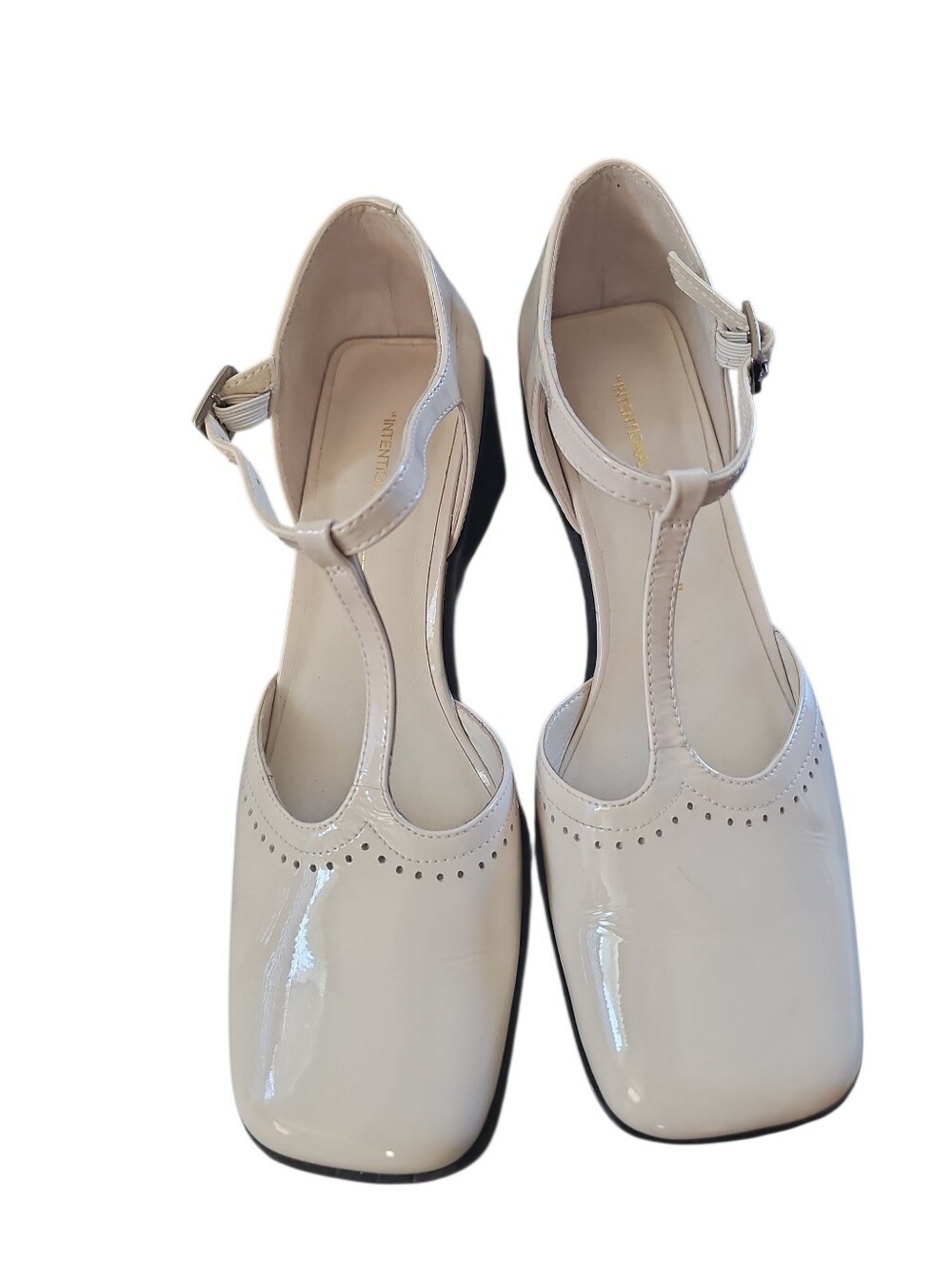 Intentionally Blank Marty Cream Patent Leather T-Strap Mary Jane Block Heel Sz 9